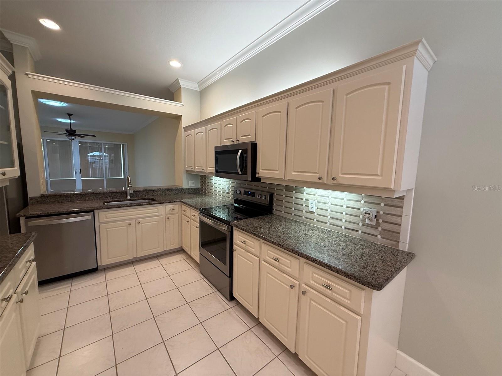 1300 ASHER CT — photo 7