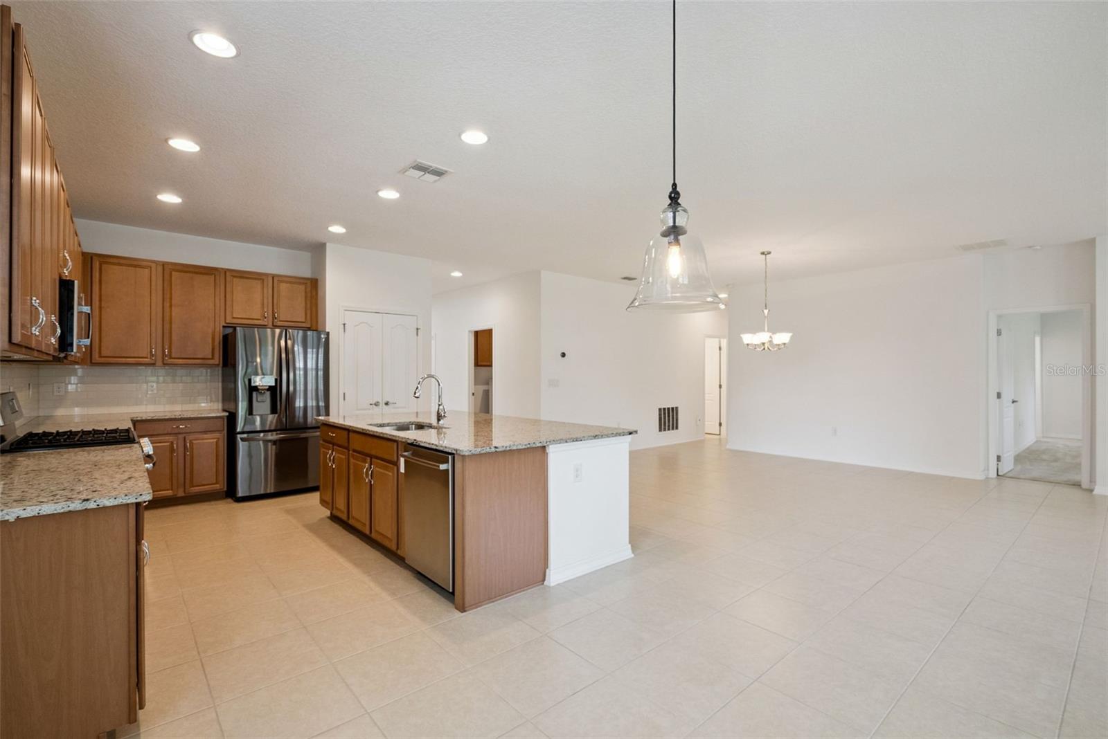 211 LUGANO WAY — photo 7