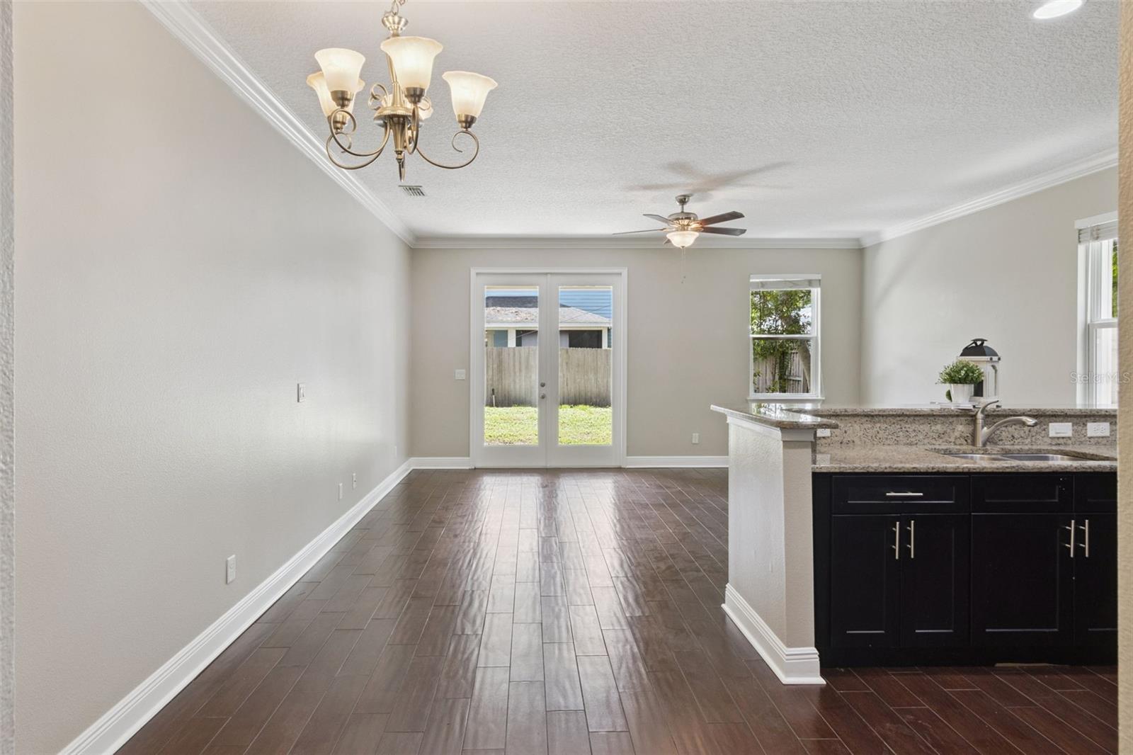 2544 MAYER ST — photo 12