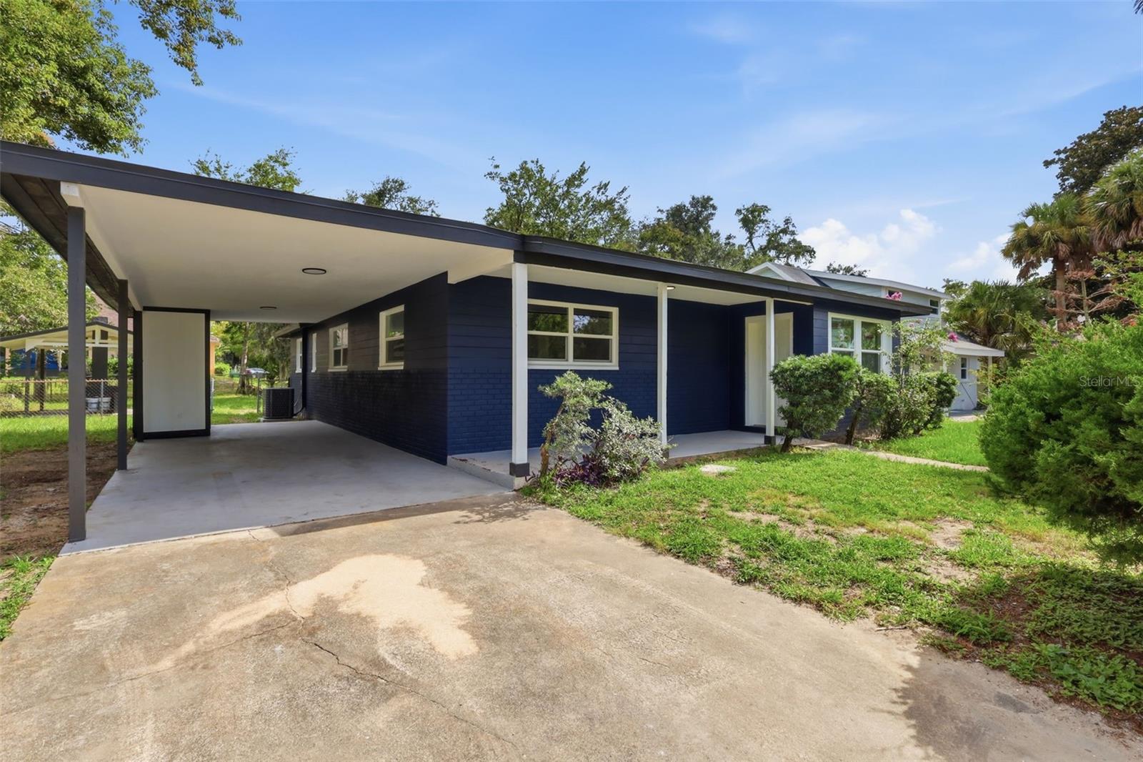 256 LAWS LN