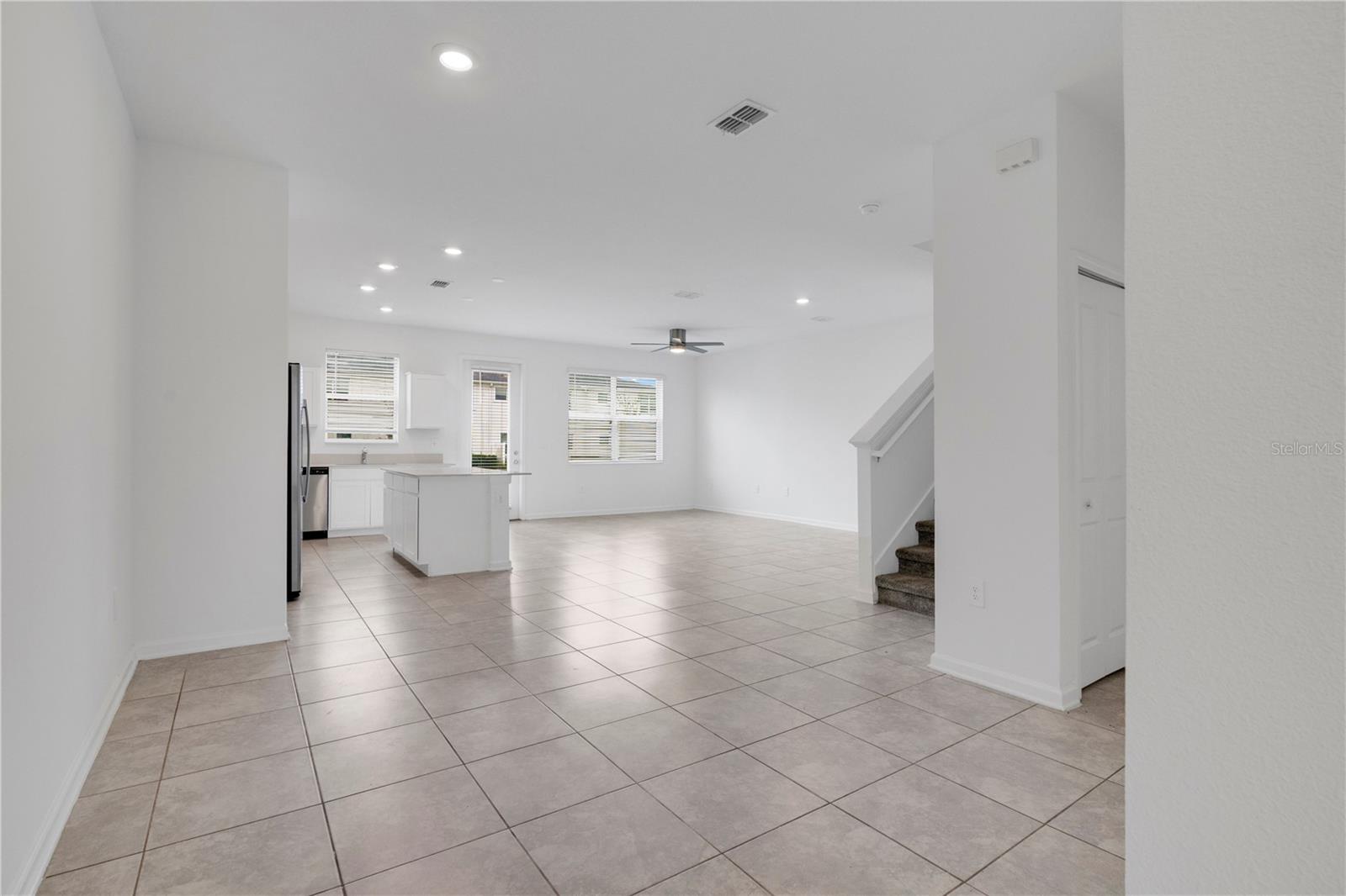 433 BOGEY DR — photo 3