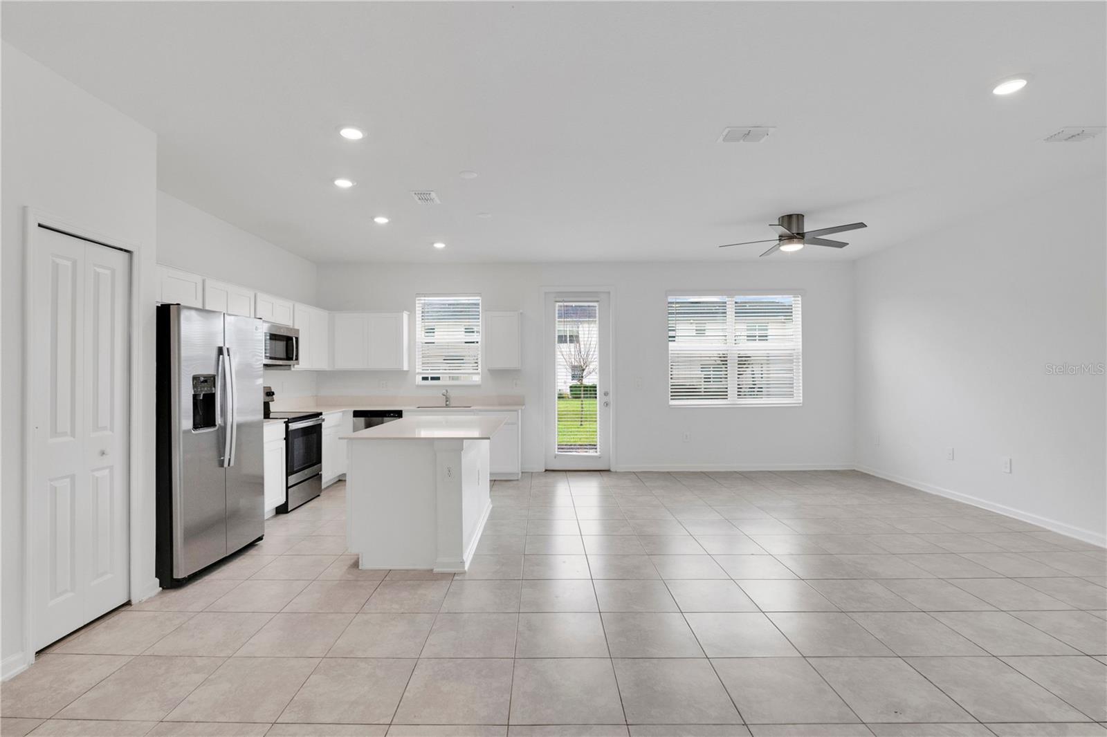 433 BOGEY DR — photo 4