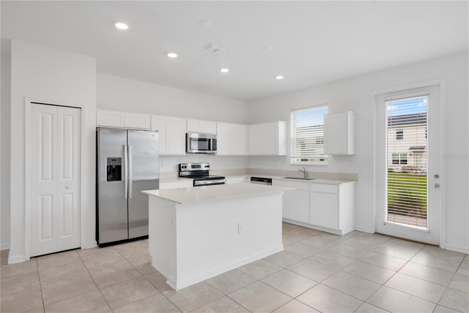 433 BOGEY DR — photo 5