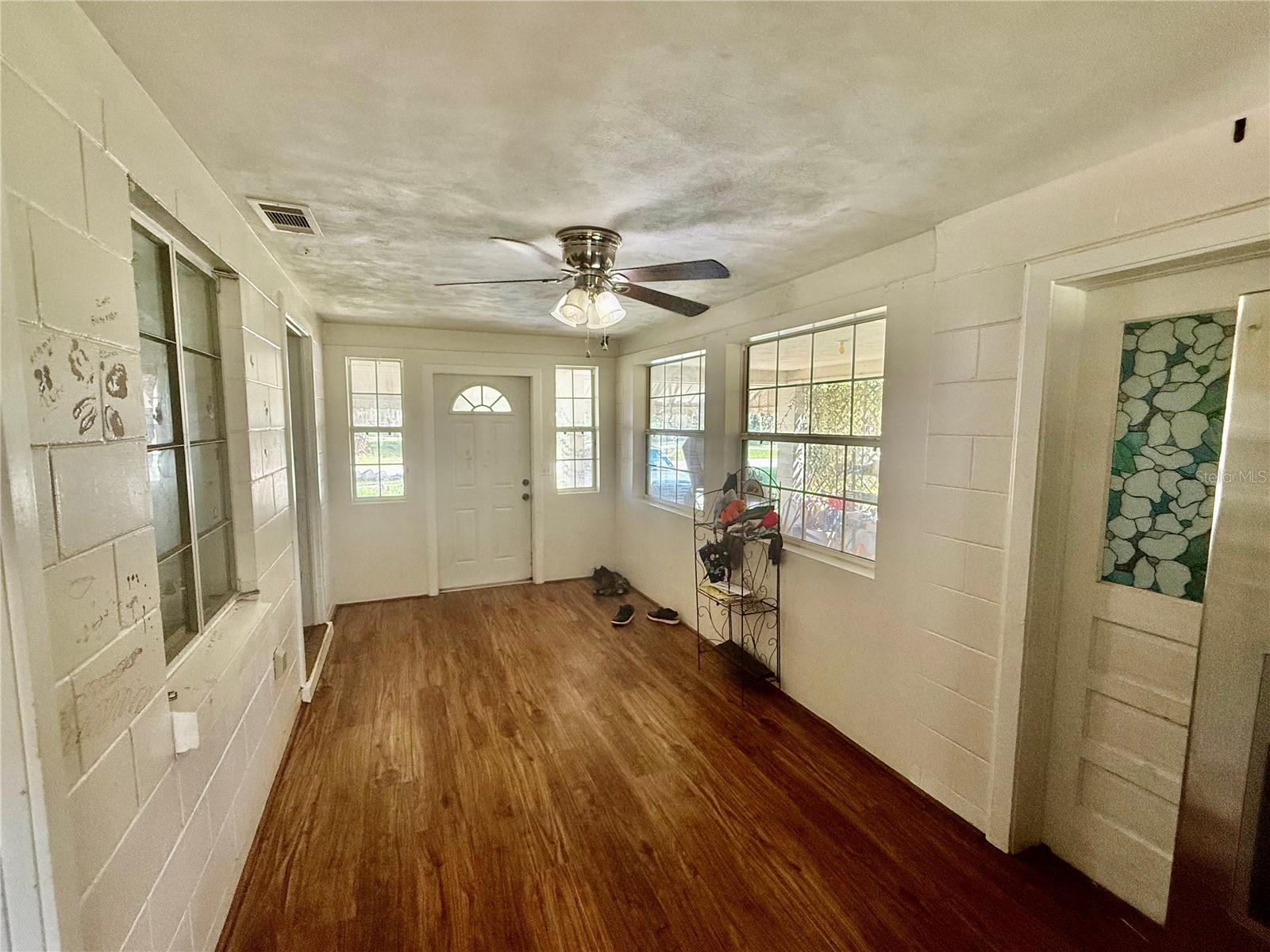 255 VALENCIA RD — photo 4