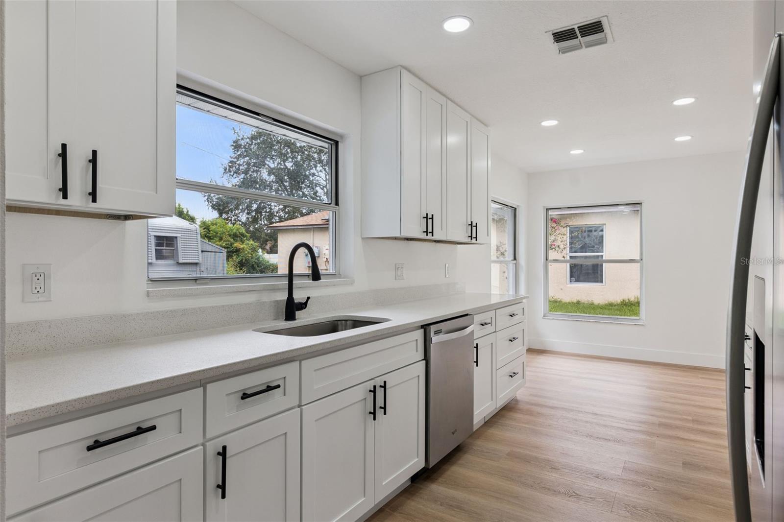 1102 MAGDALENA AVE — photo 6