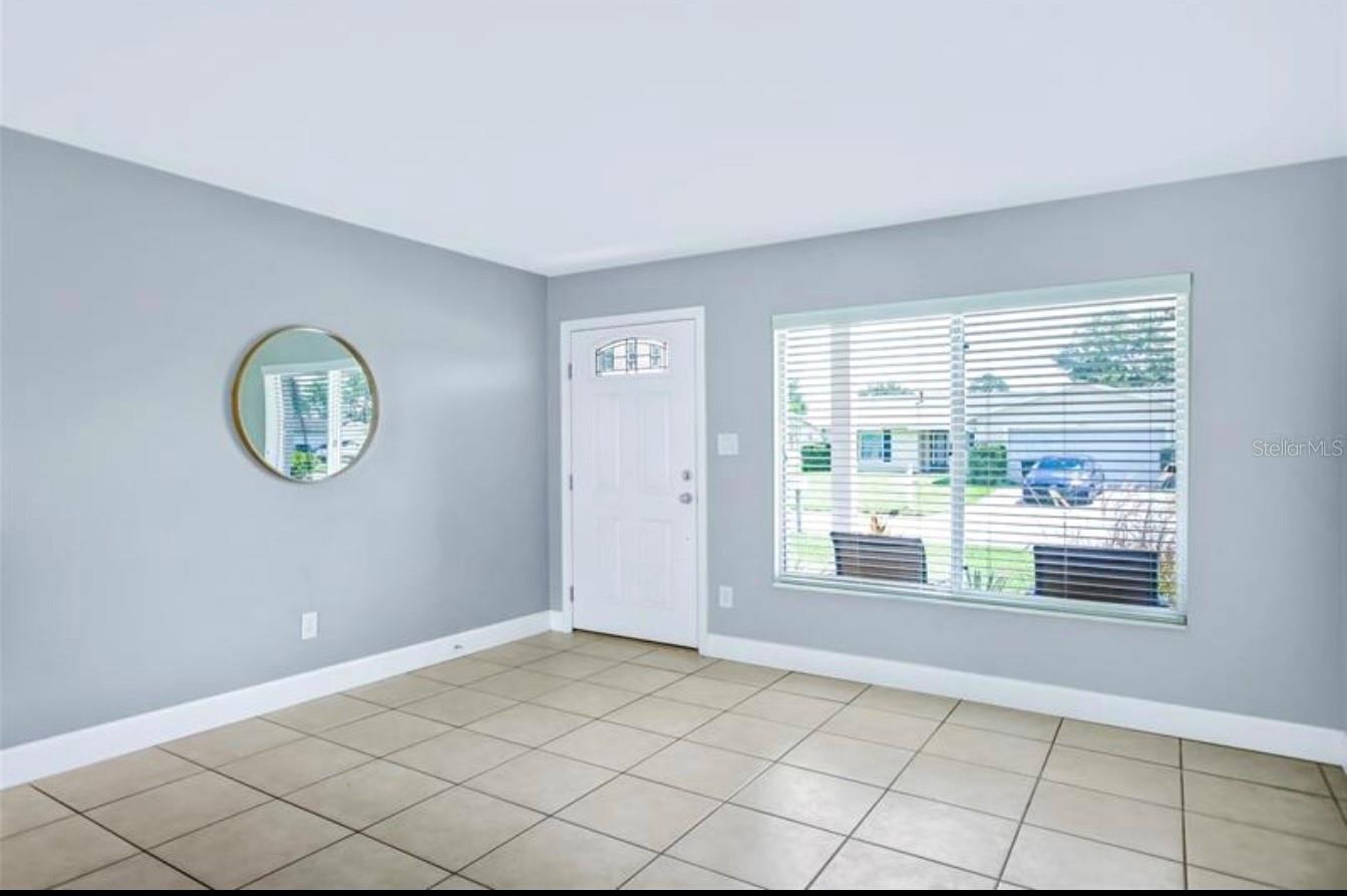 10526 LINGER LN — photo 6