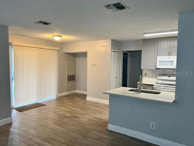 955 FOREST RIDGE CT #107 — photo 5