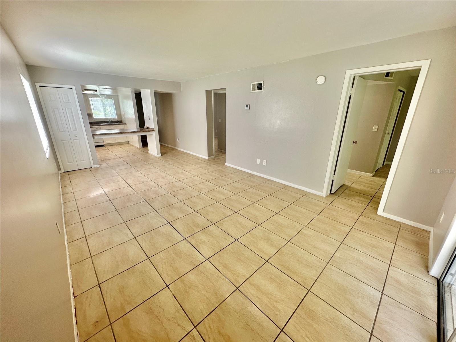 2549 S OAK AVE #B — photo 4