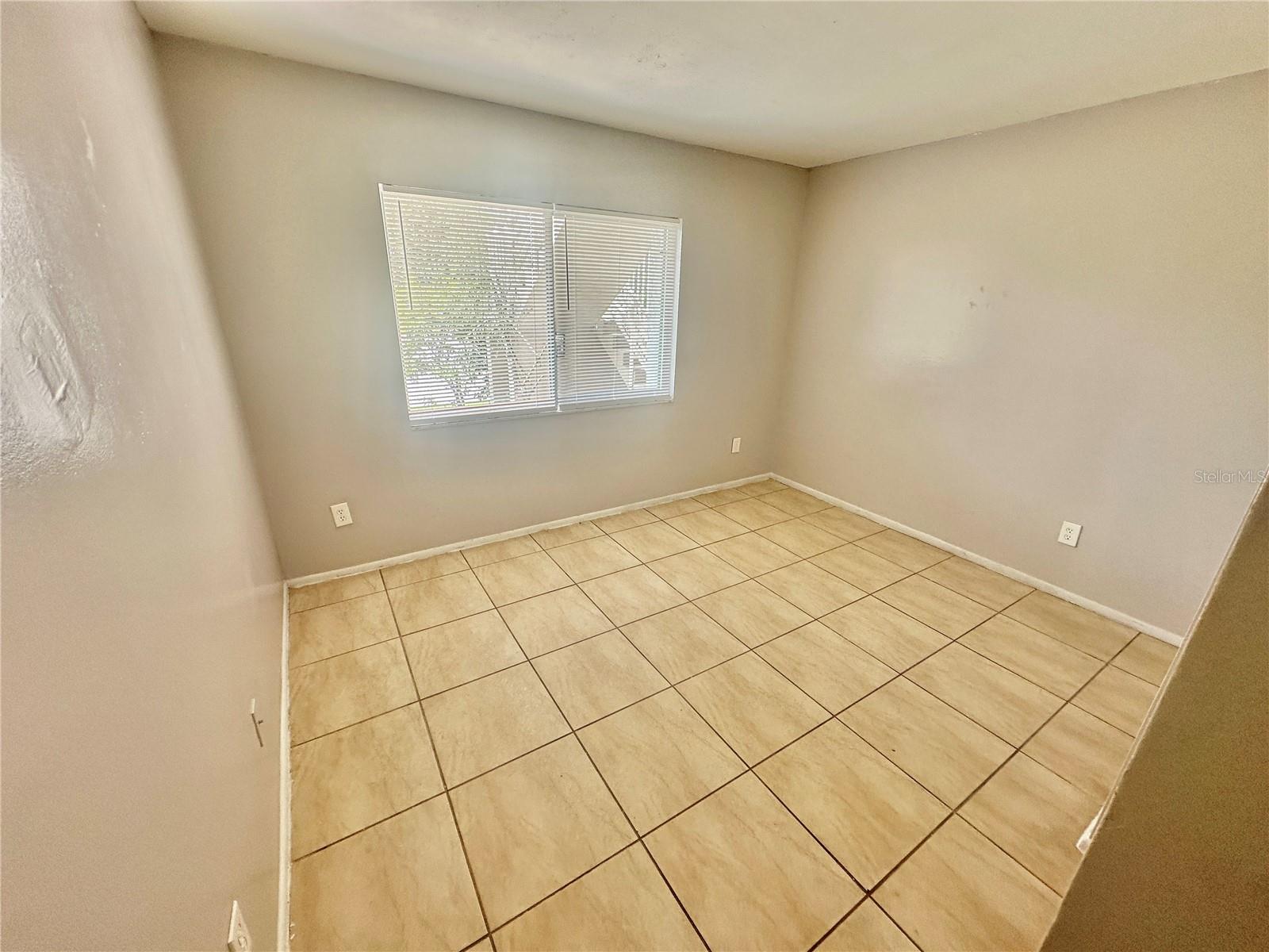 2549 S OAK AVE #B — photo 5