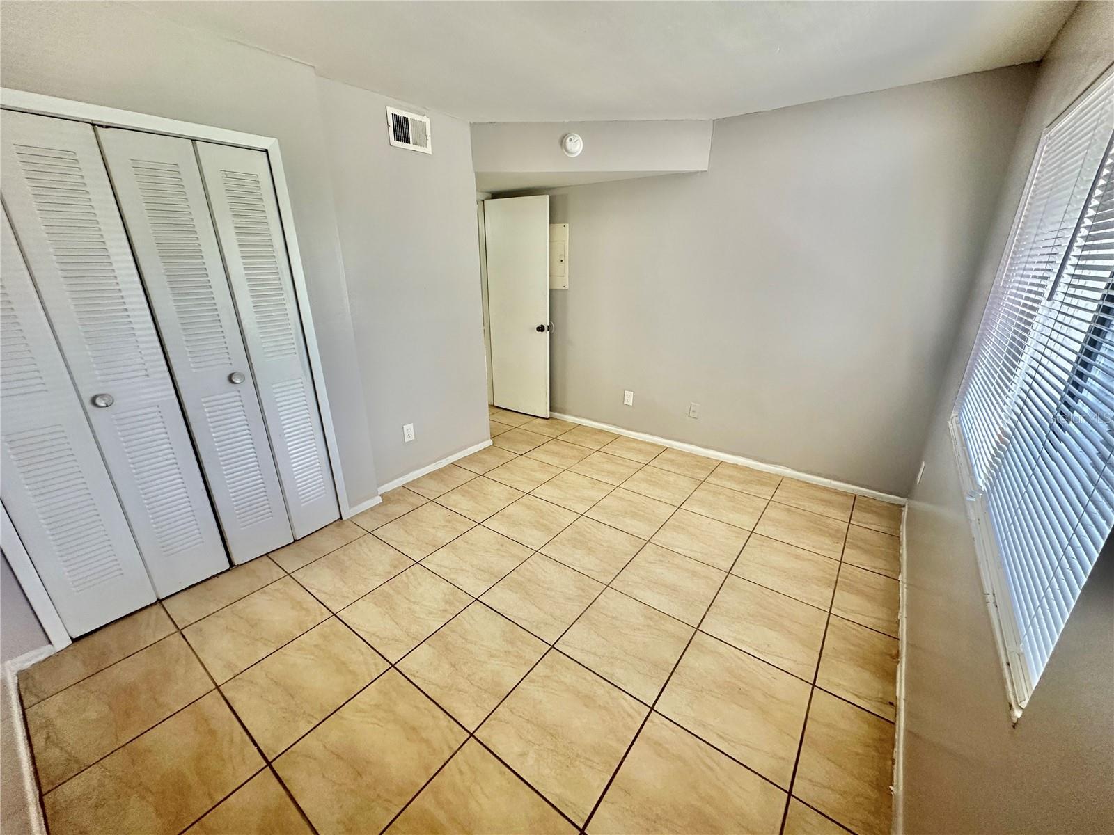2549 S OAK AVE #B — photo 6