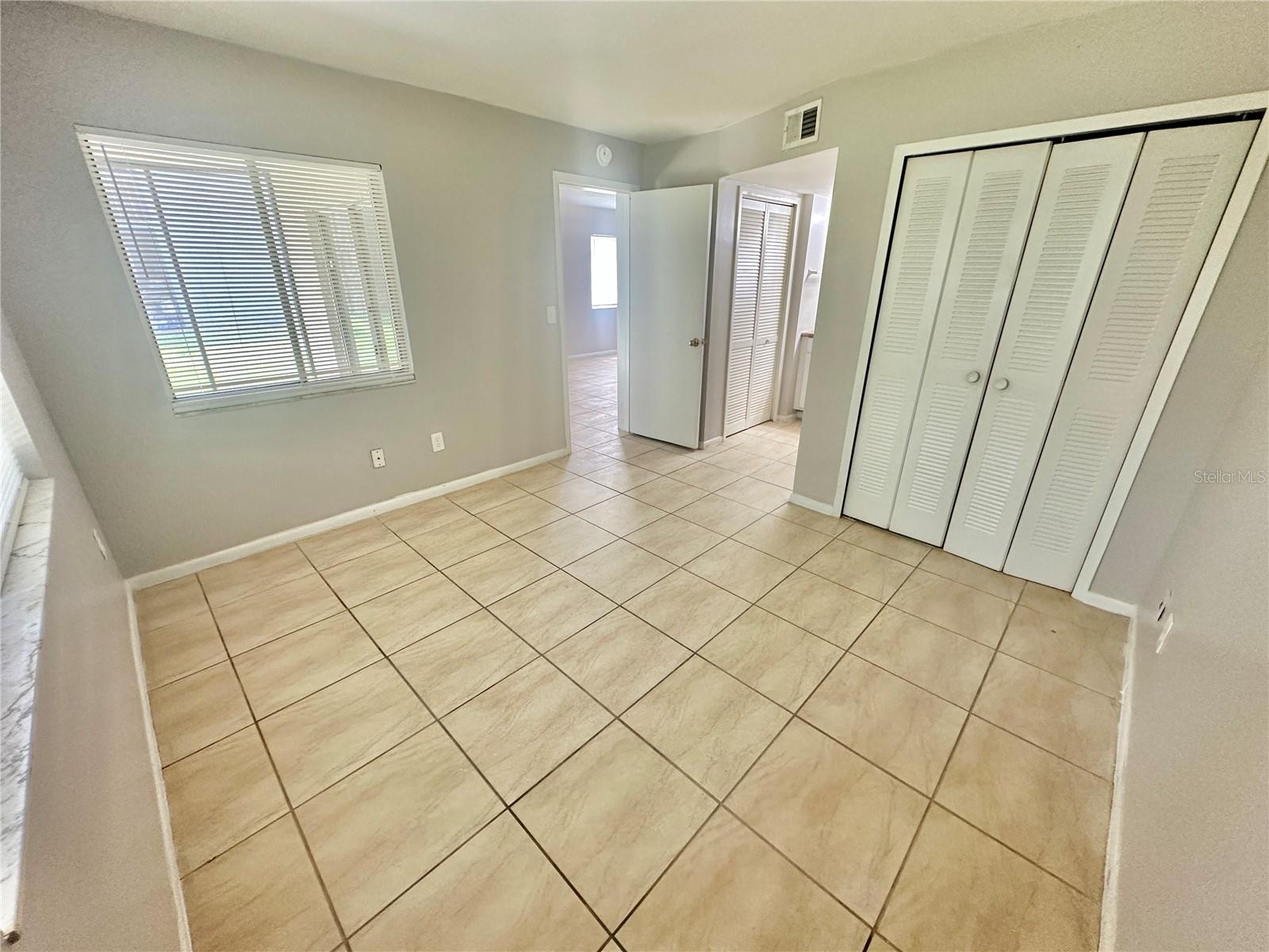 2549 S OAK AVE #B — photo 10