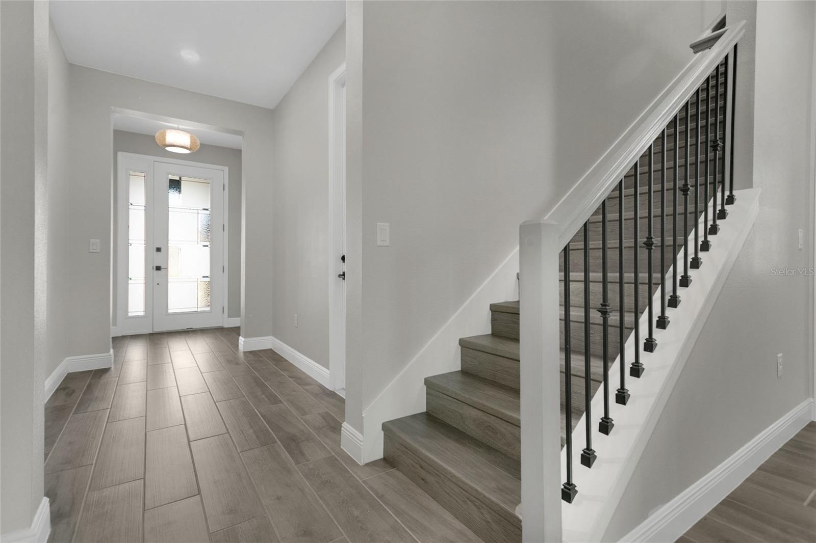 2091 AXEL ST — photo 2