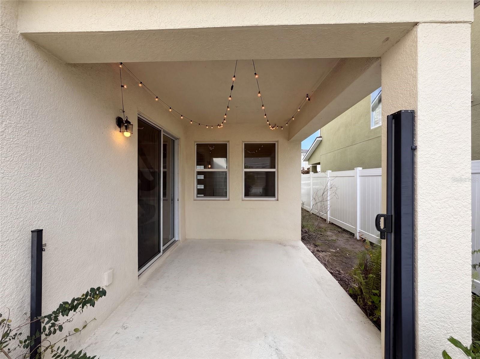 11945 GLOBE ST — photo 5