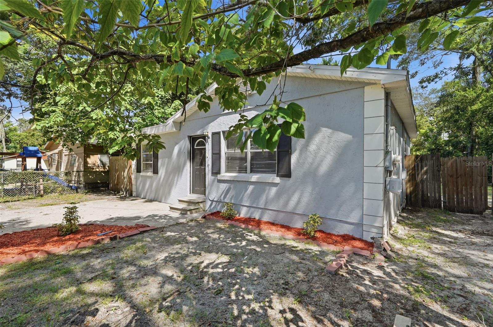1412 E ANNIE ST — photo 2