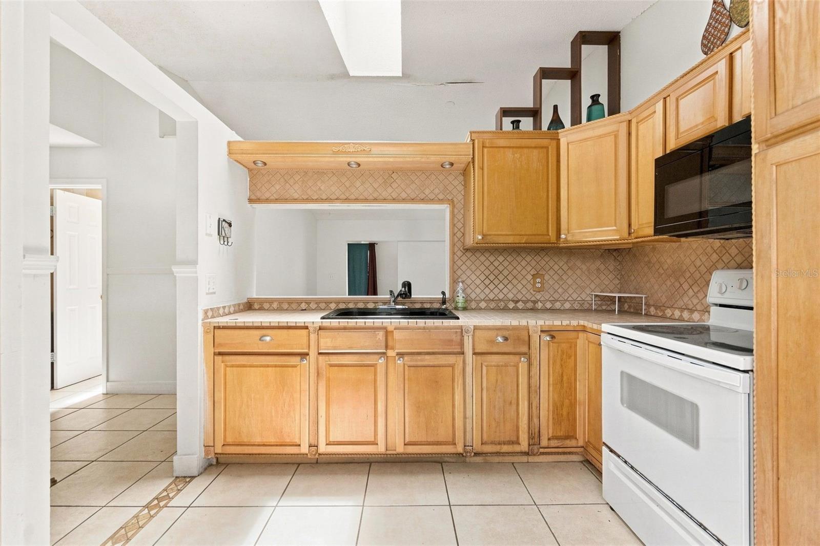 9966 BURL WAY — photo 7