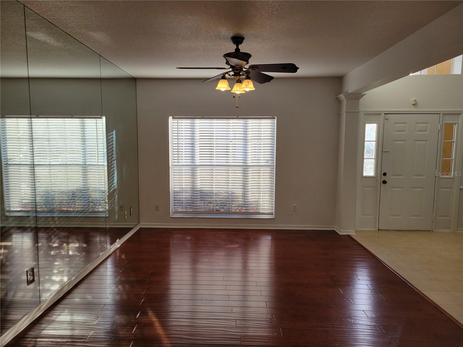 921 BERESFORD WAY — photo 3