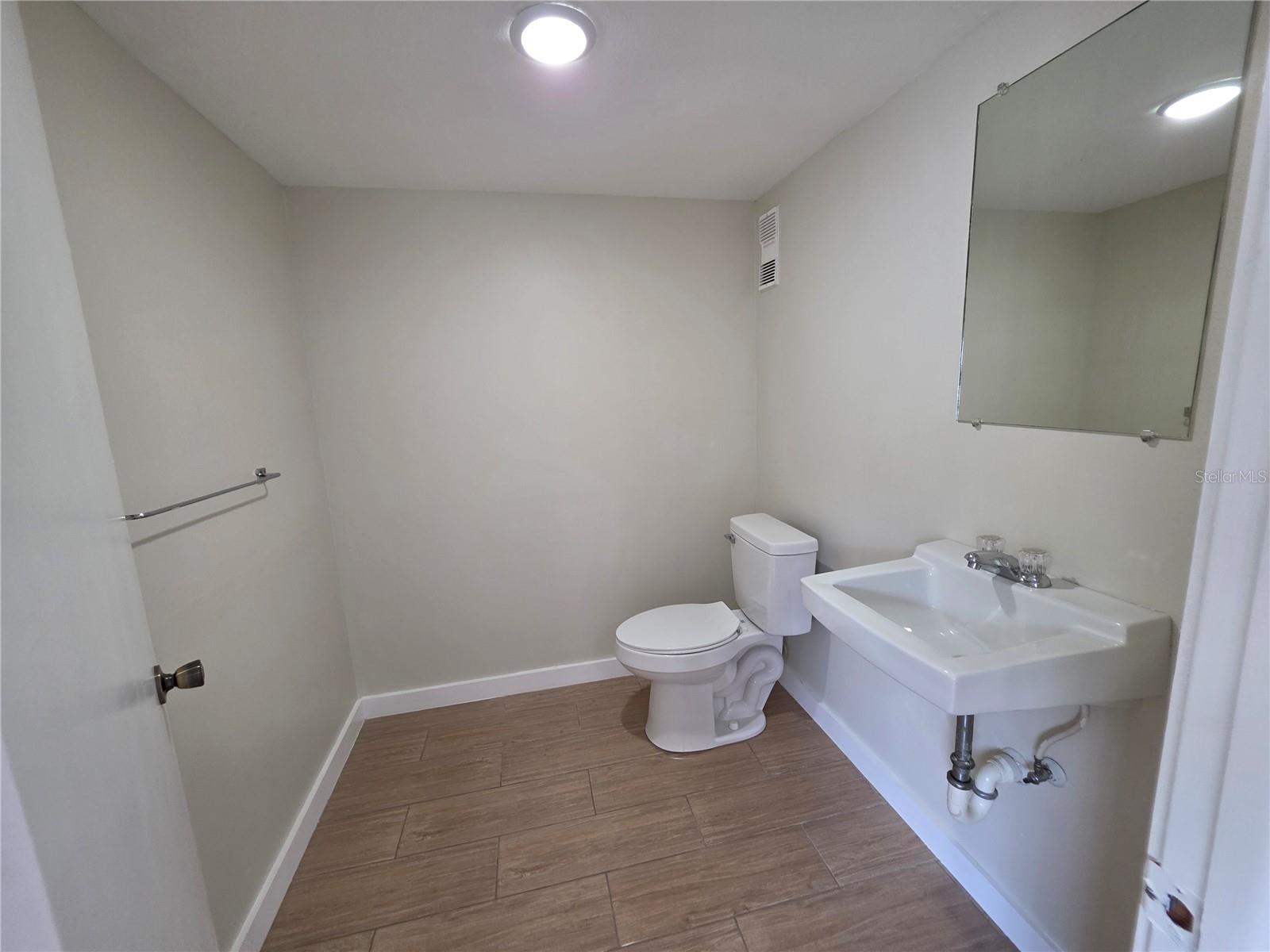 217 S OAK AVE — photo 12