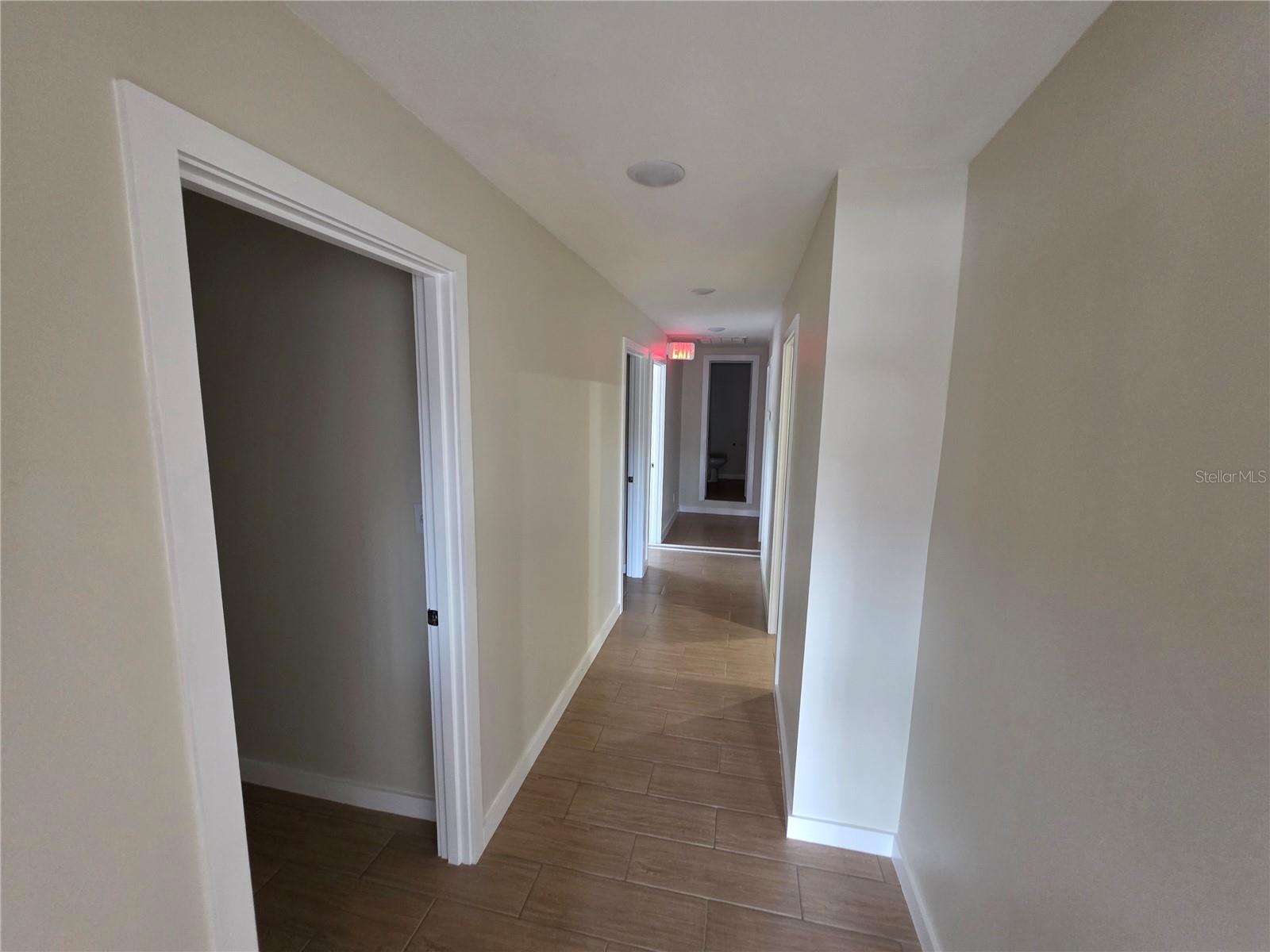 217 S OAK AVE — photo 9
