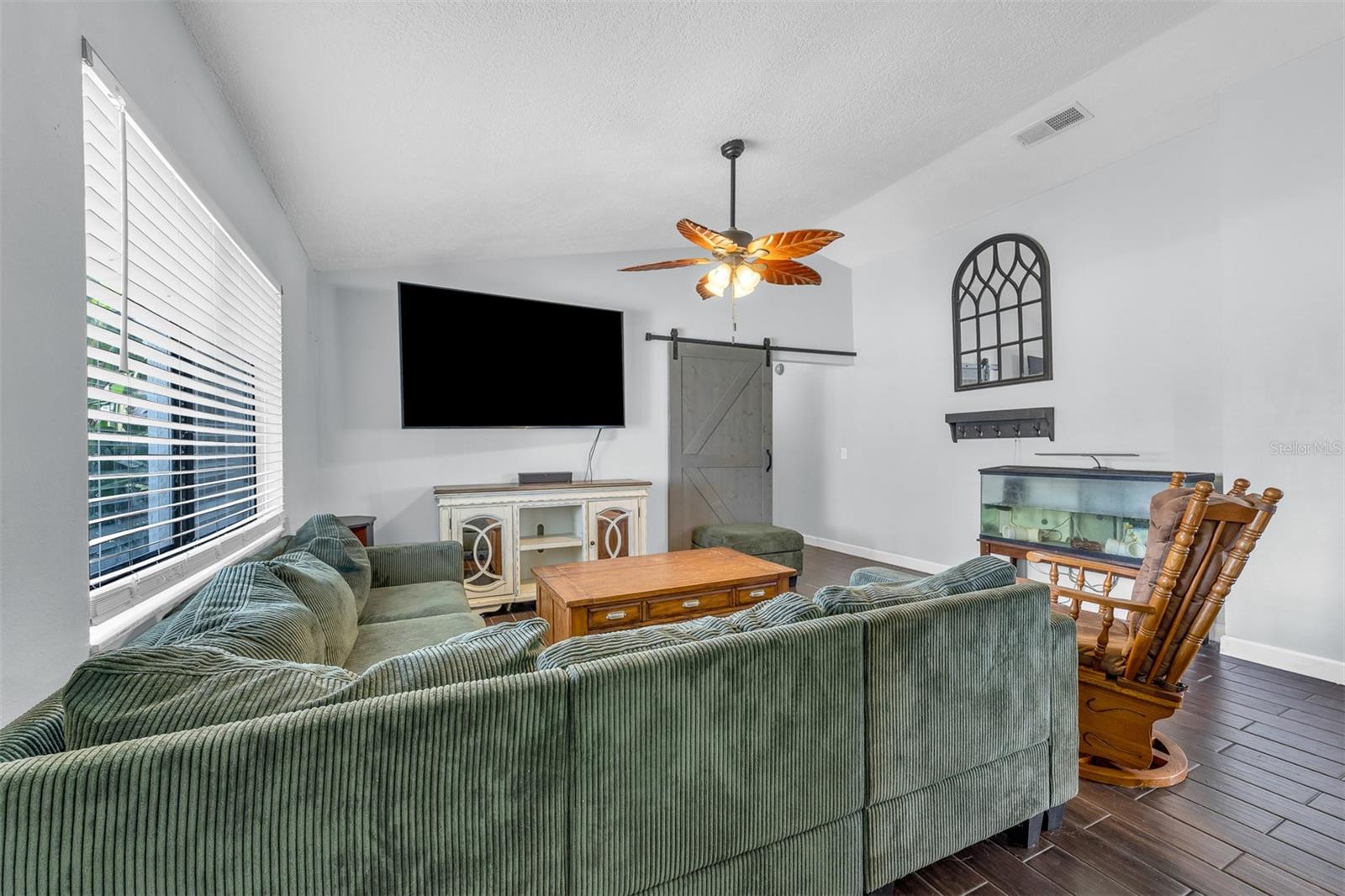 3031 MALLARD DR — photo 9