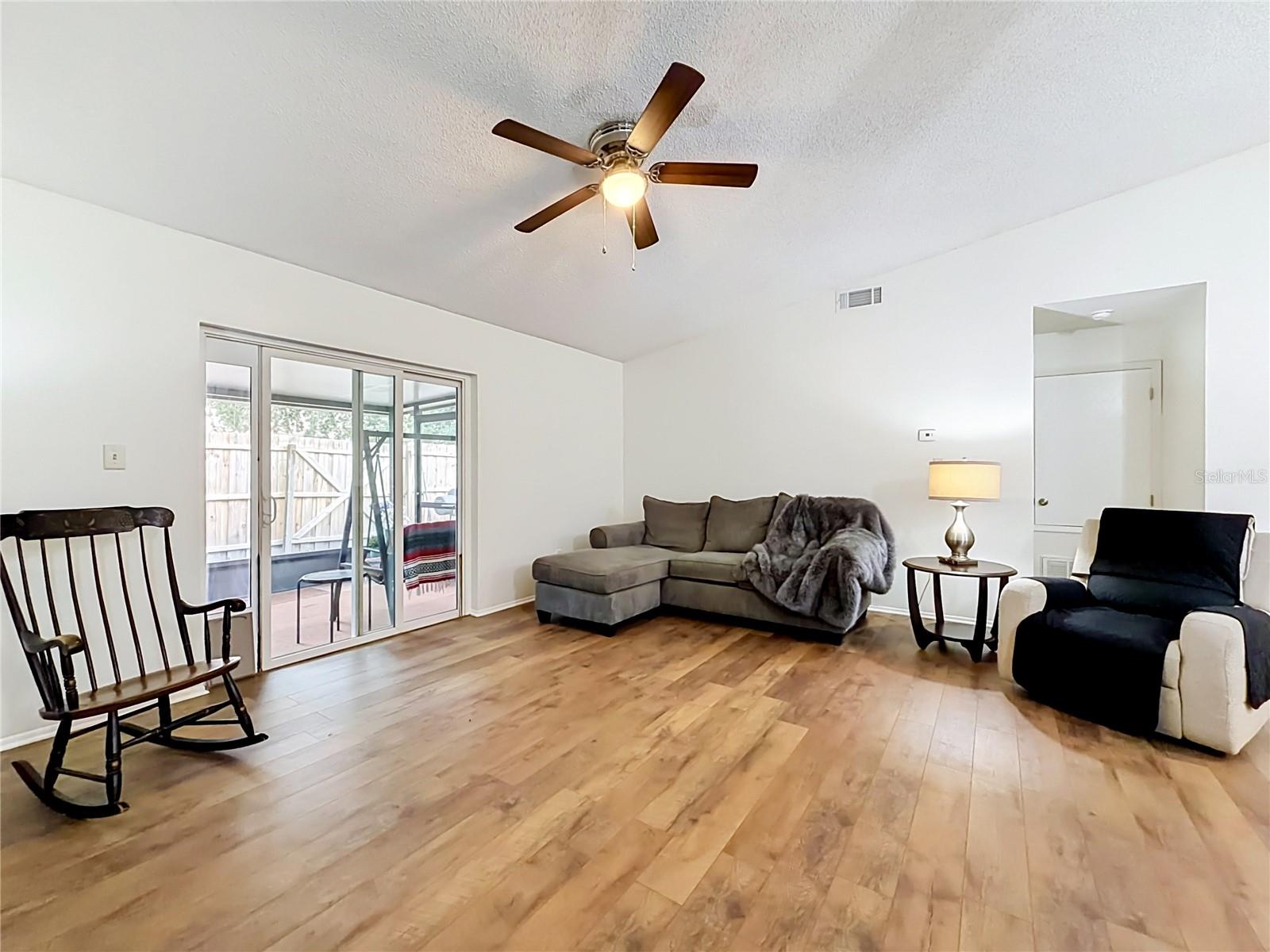 107 LONG LEAF PINE CIR — photo 6