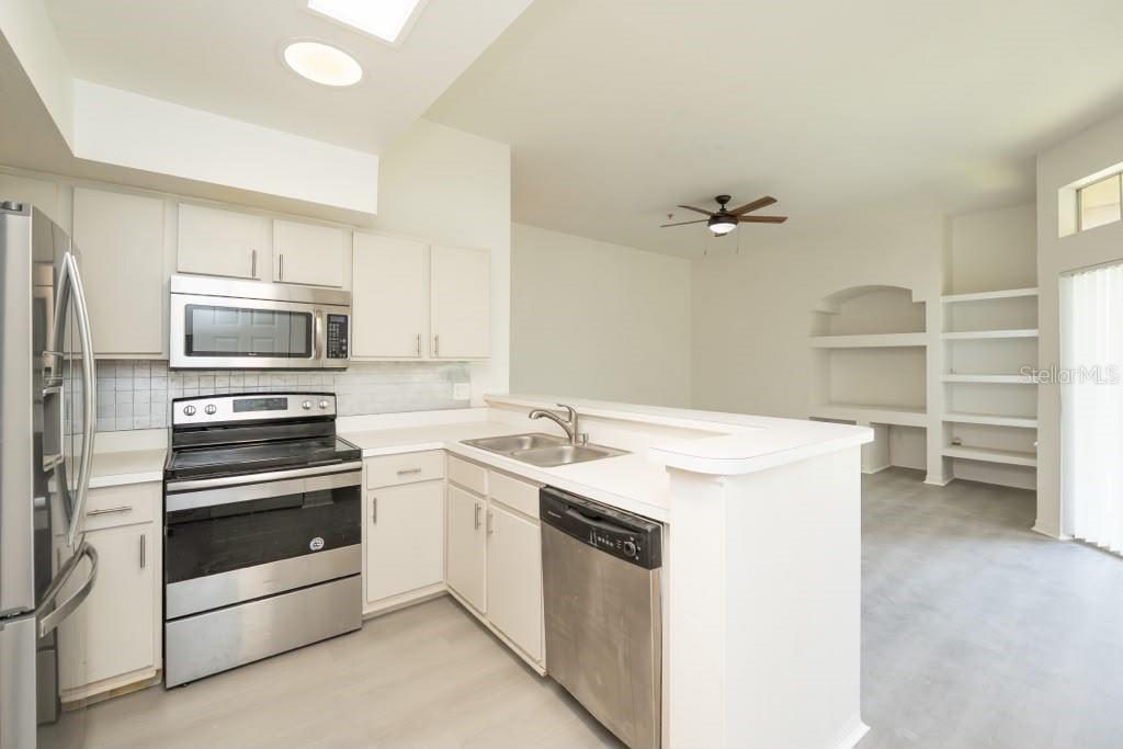 7230 WESTPOINTE BLVD #1233 — photo 8