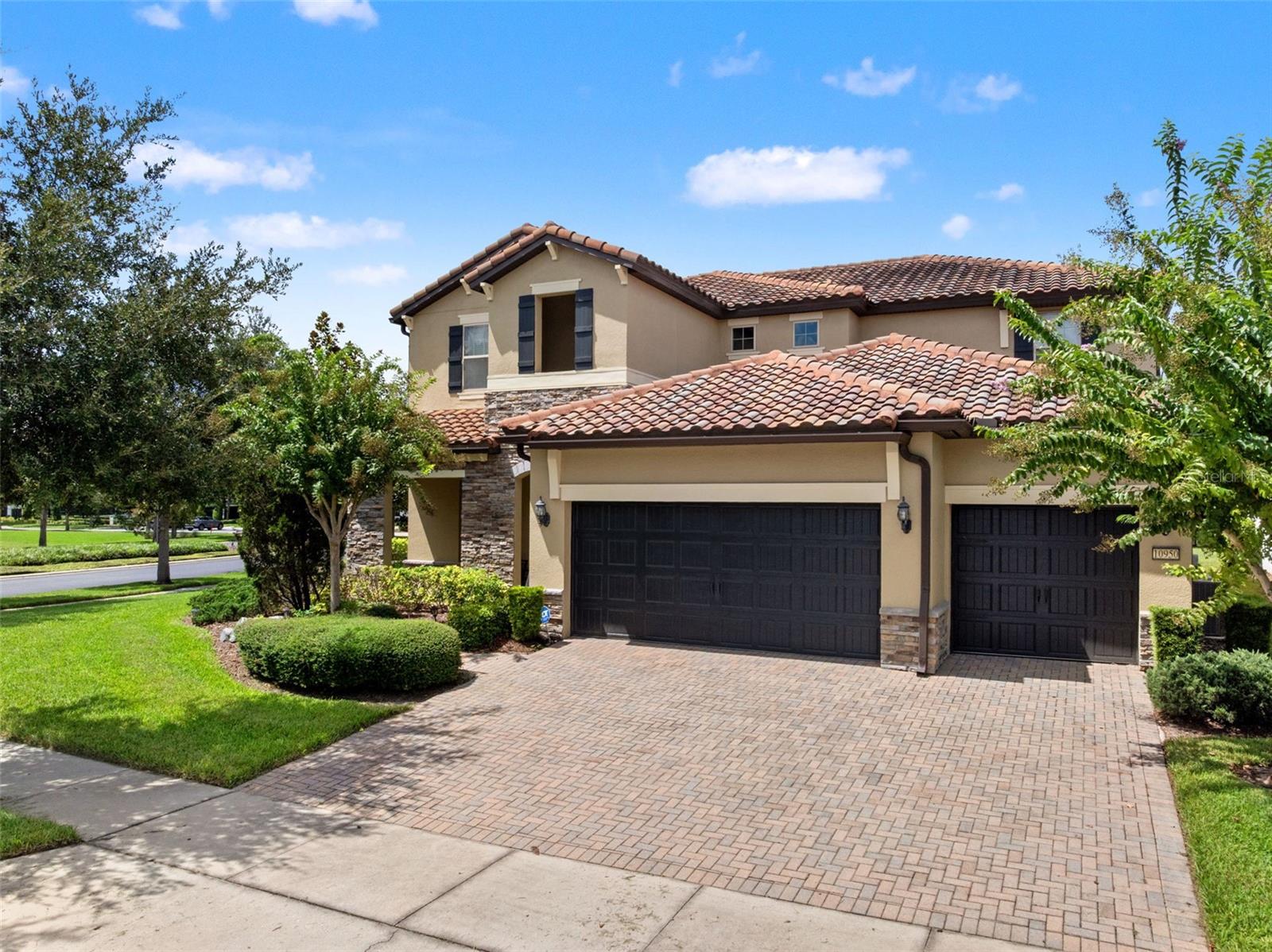 10950 CITRON OAKS DR — photo 8