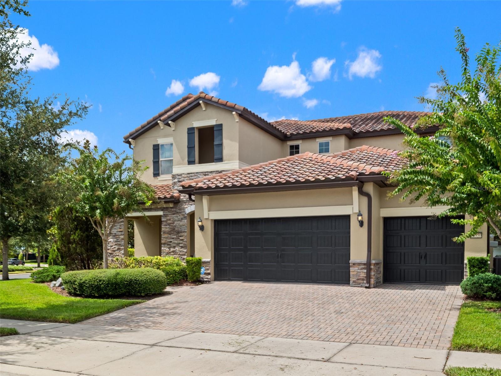 10950 CITRON OAKS DR