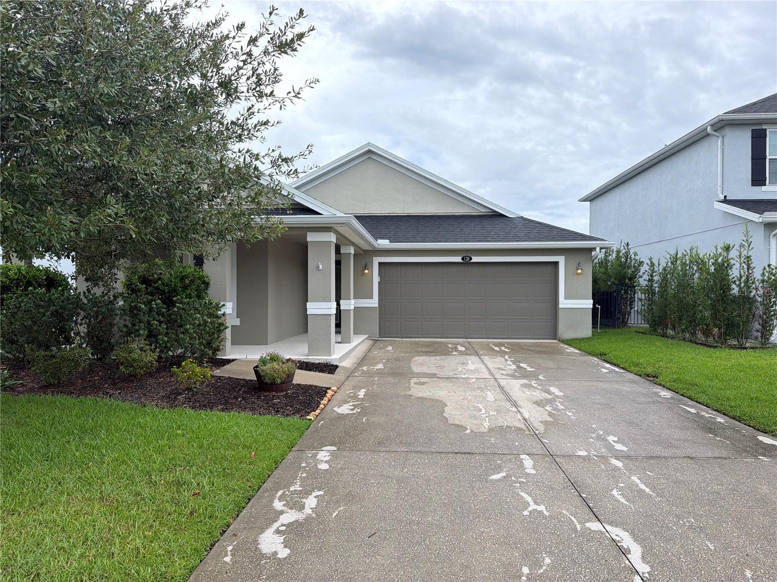 120 PRESTWICK GRANDE DR