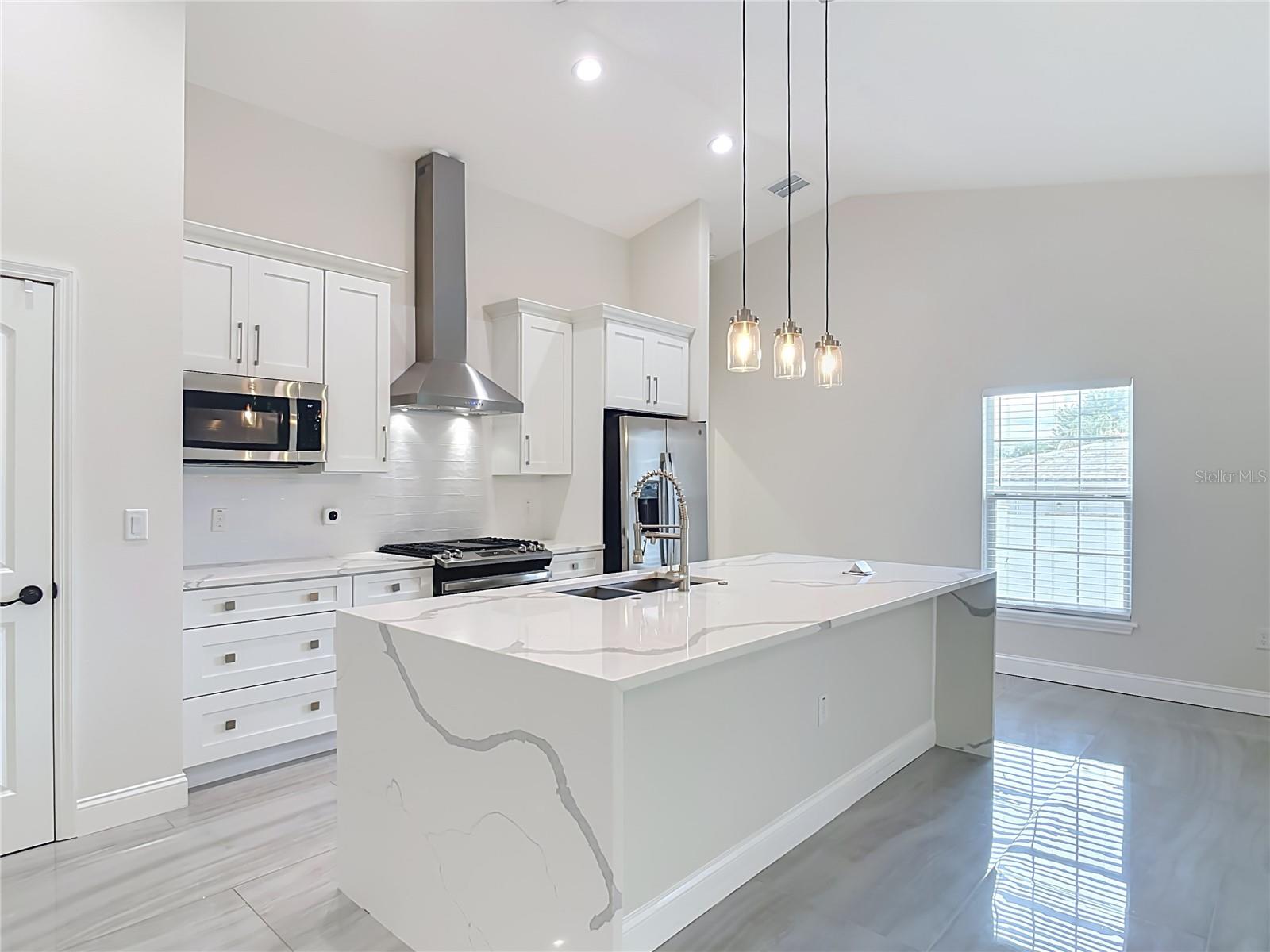 1471 AGATHA DR — photo 4