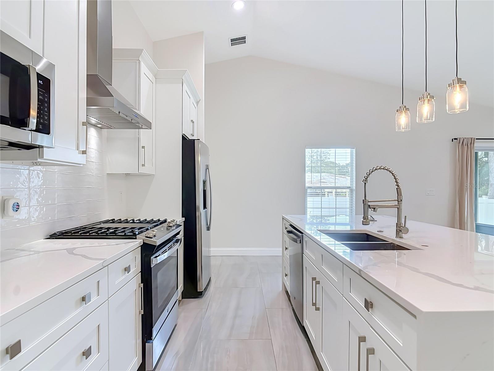 1471 AGATHA DR — photo 6