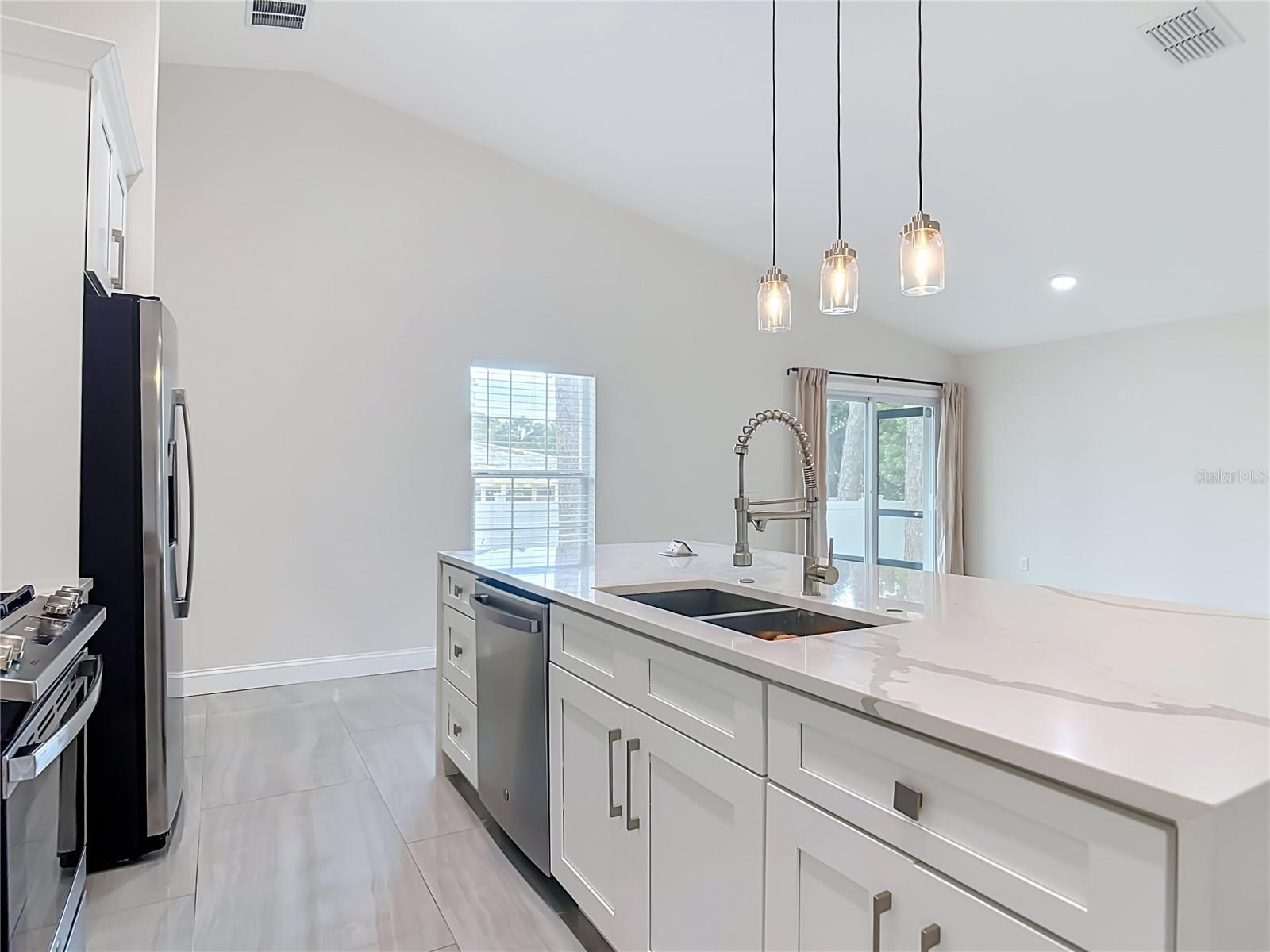 1471 AGATHA DR — photo 7