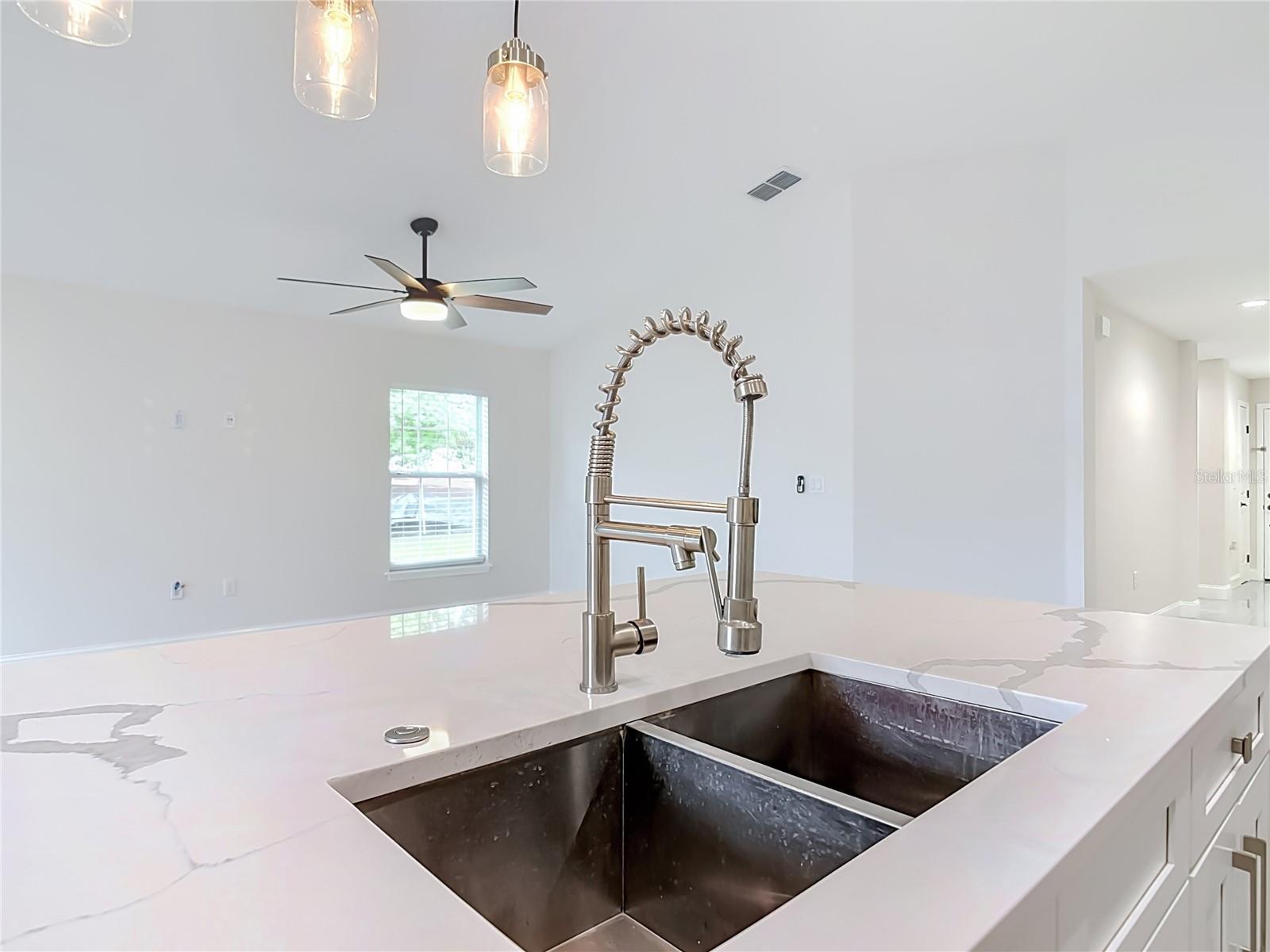1471 AGATHA DR — photo 9