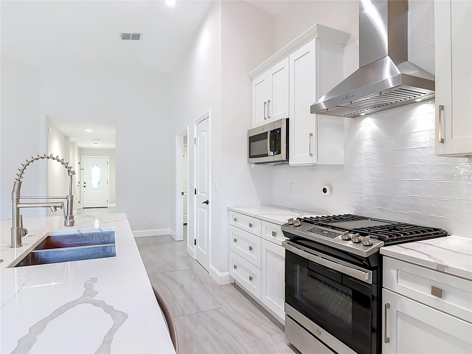 1471 AGATHA DR — photo 10