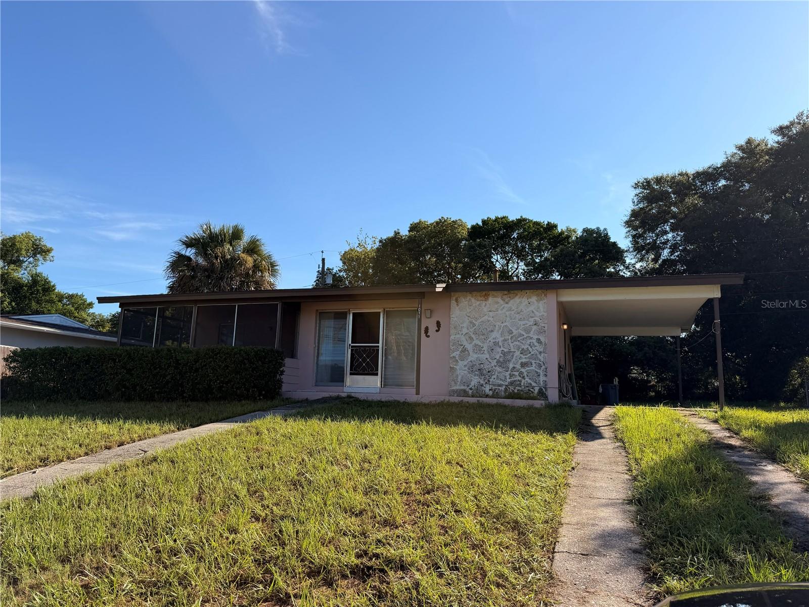 1077 WHITEWOOD DR