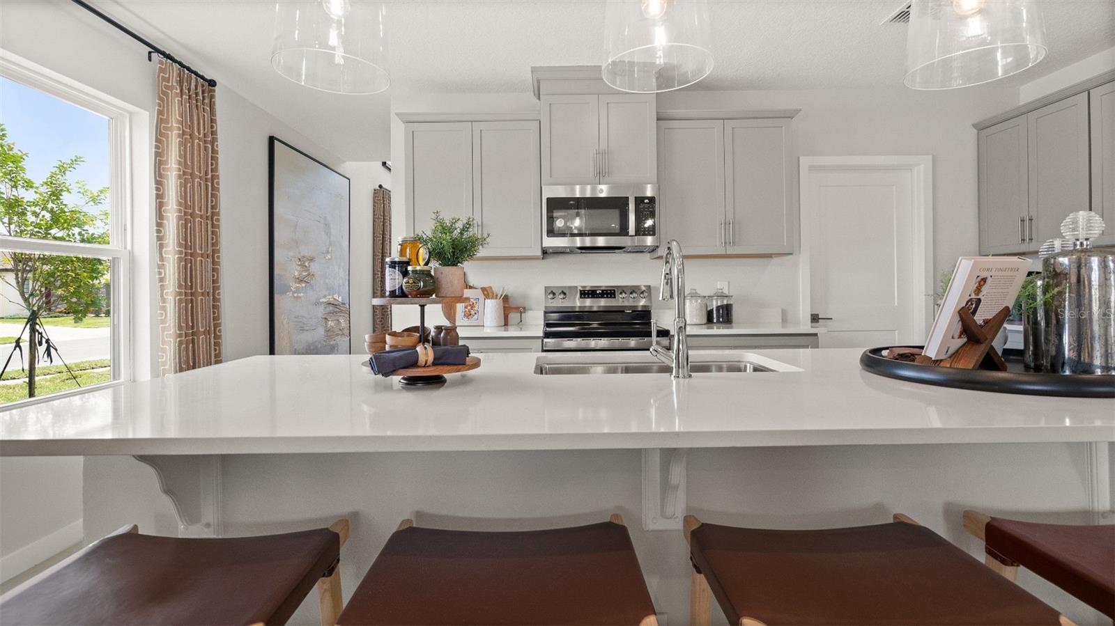746 JUNONIA BLVD — photo 4