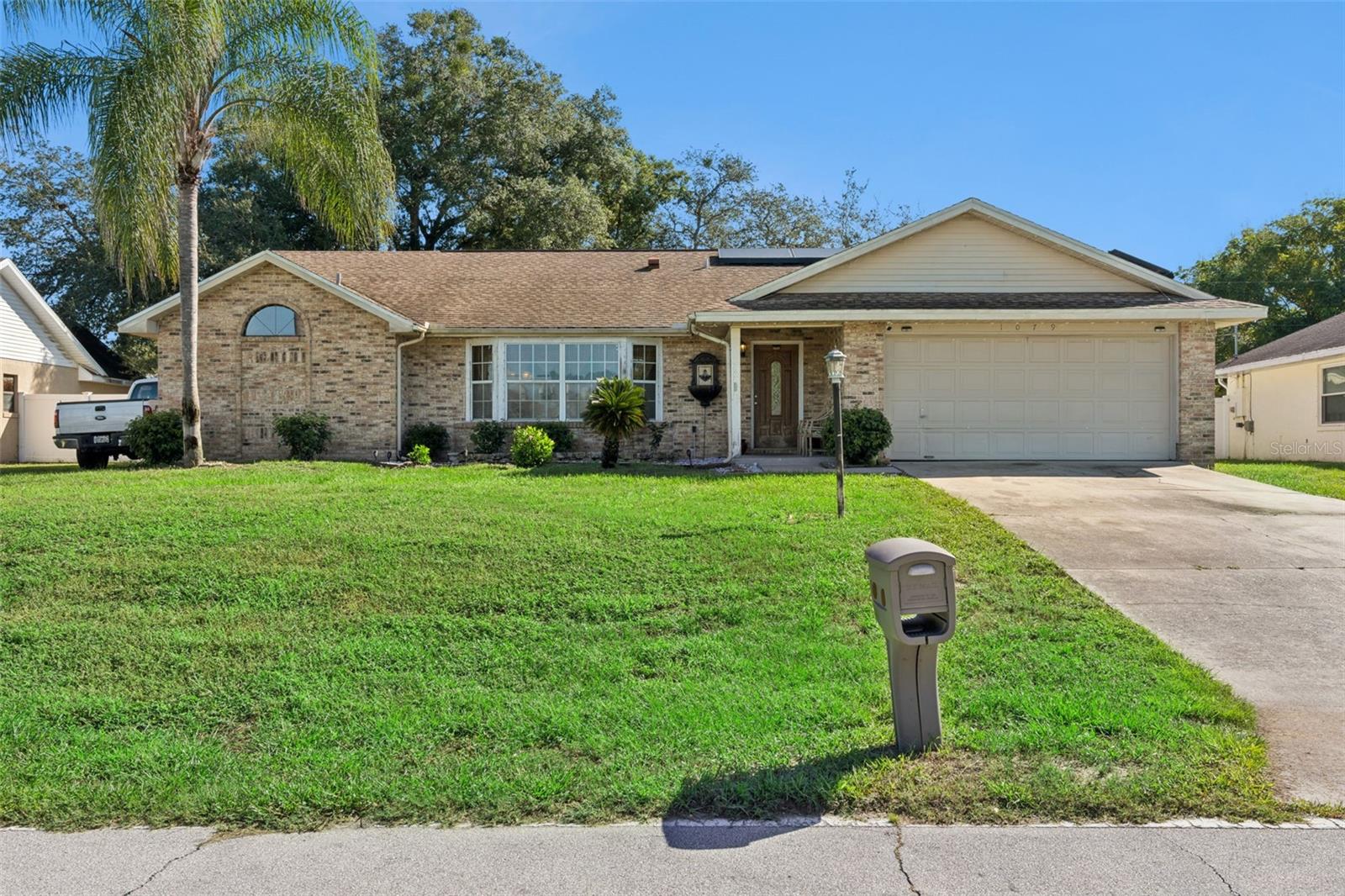 1079 W HANCOCK DR