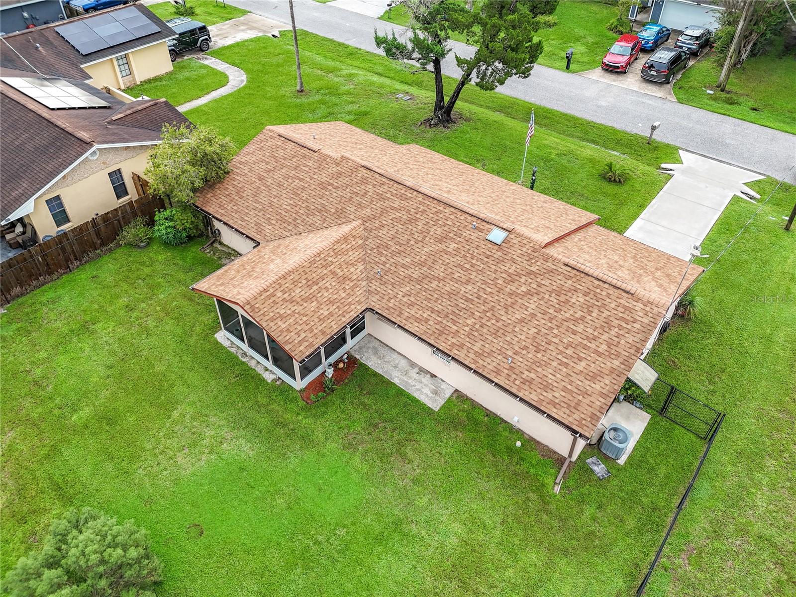 139 BEECHWOOD LN — photo 5