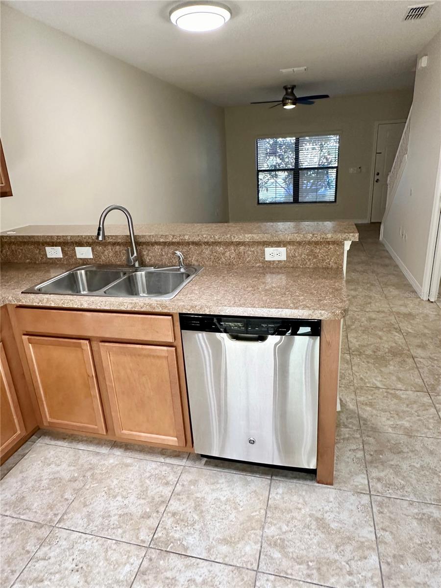 1121 TRILLIUM PARK LN — photo 8