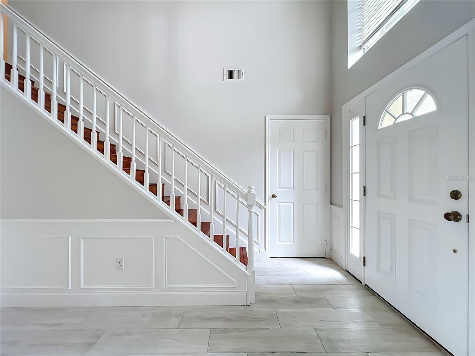 900 W CHARING CROSS CIR — photo 11