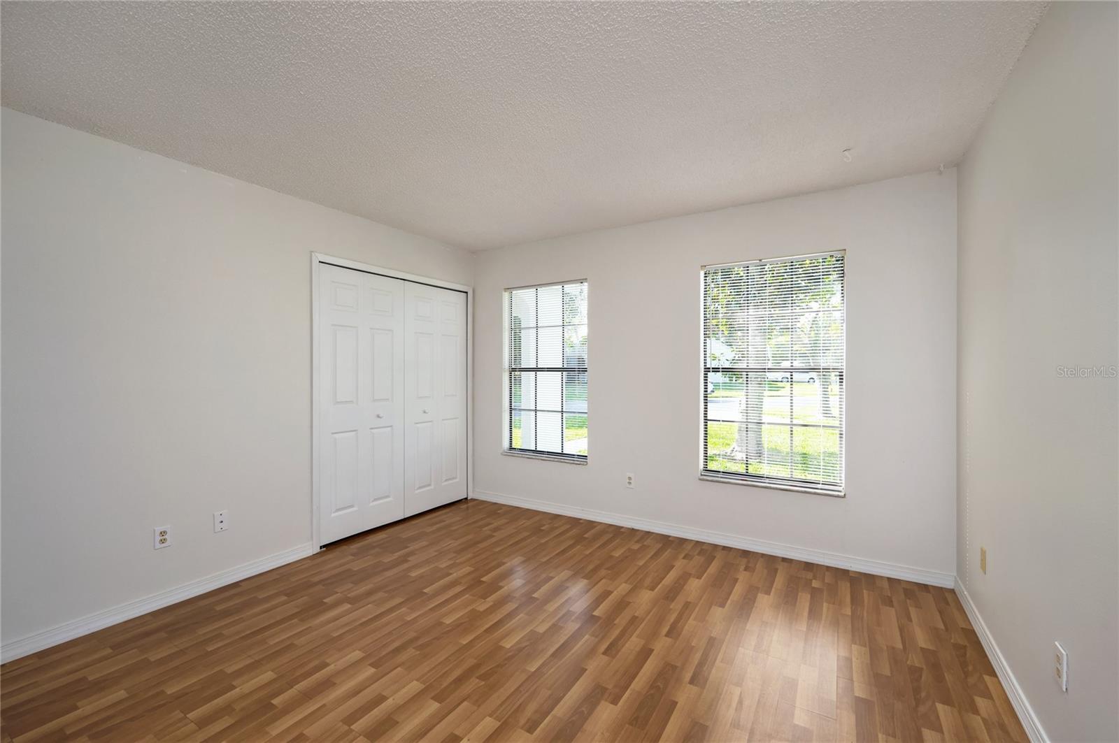 102 CANDLEWICK CT — photo 8