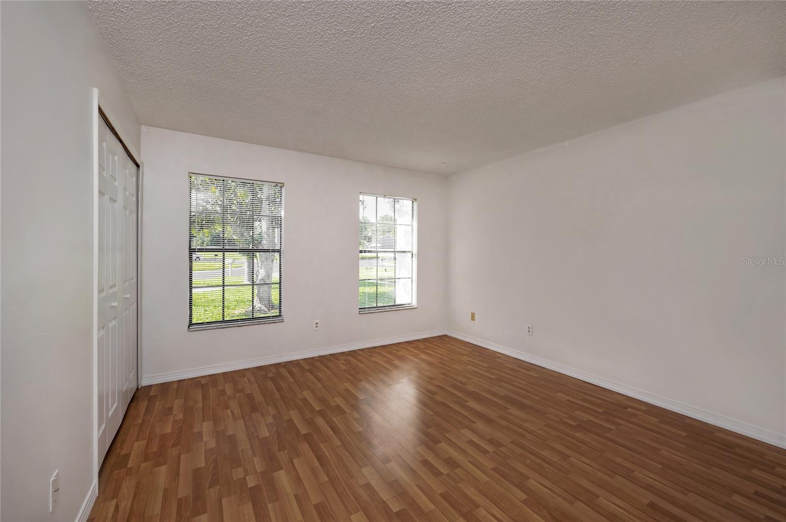 102 CANDLEWICK CT — photo 9