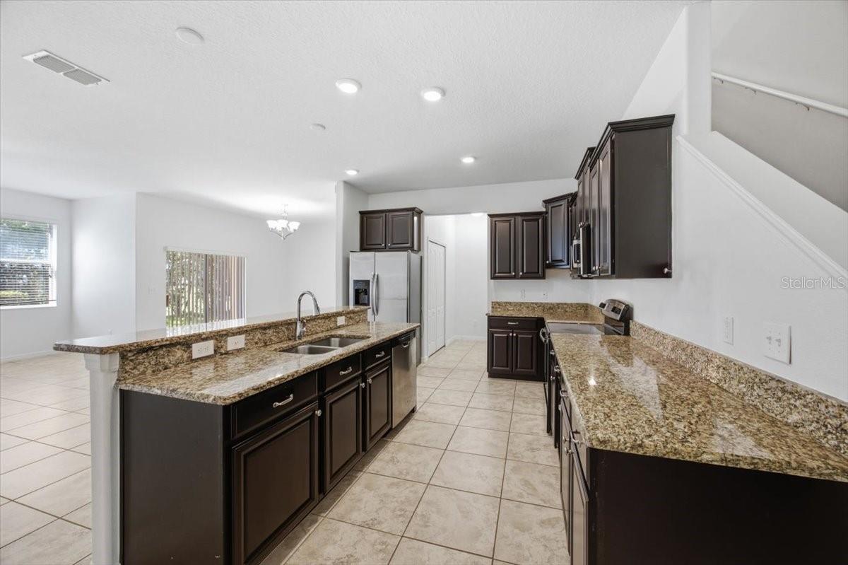 3606 RODRICK CIR — photo 5