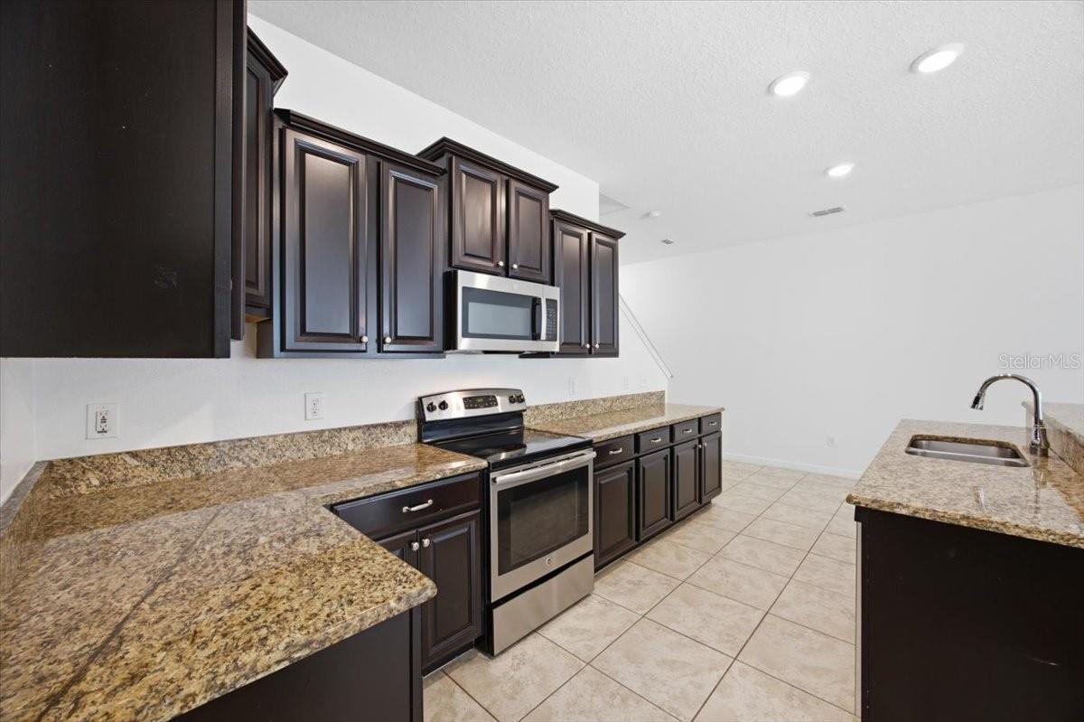 3606 RODRICK CIR — photo 6