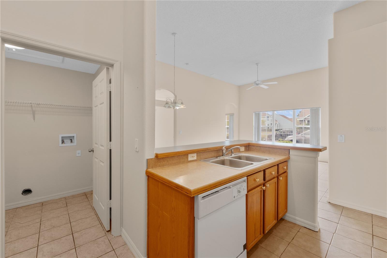13047 ISLAND BREEZE CT — photo 9