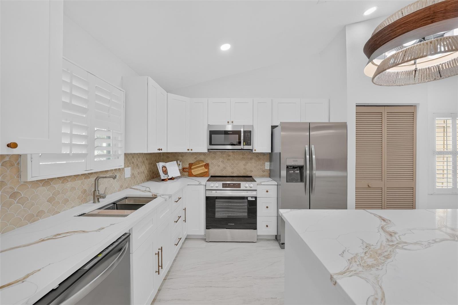 736 PINE SHORES CIR — photo 12