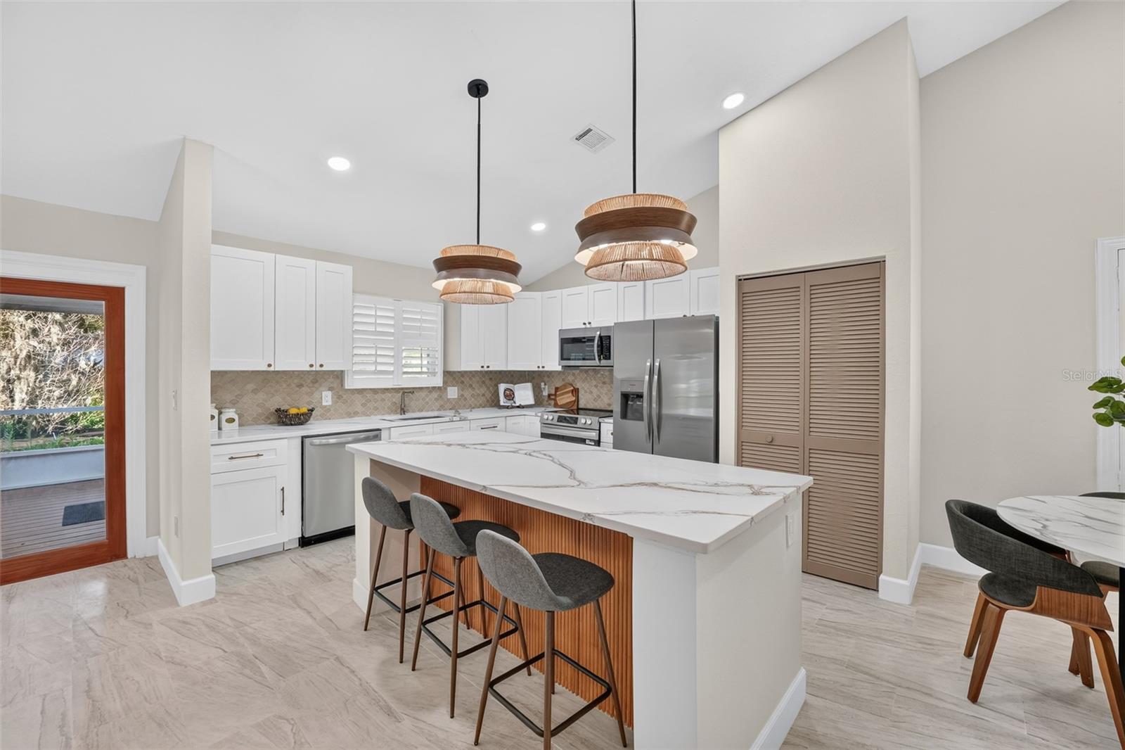 736 PINE SHORES CIR — photo 8