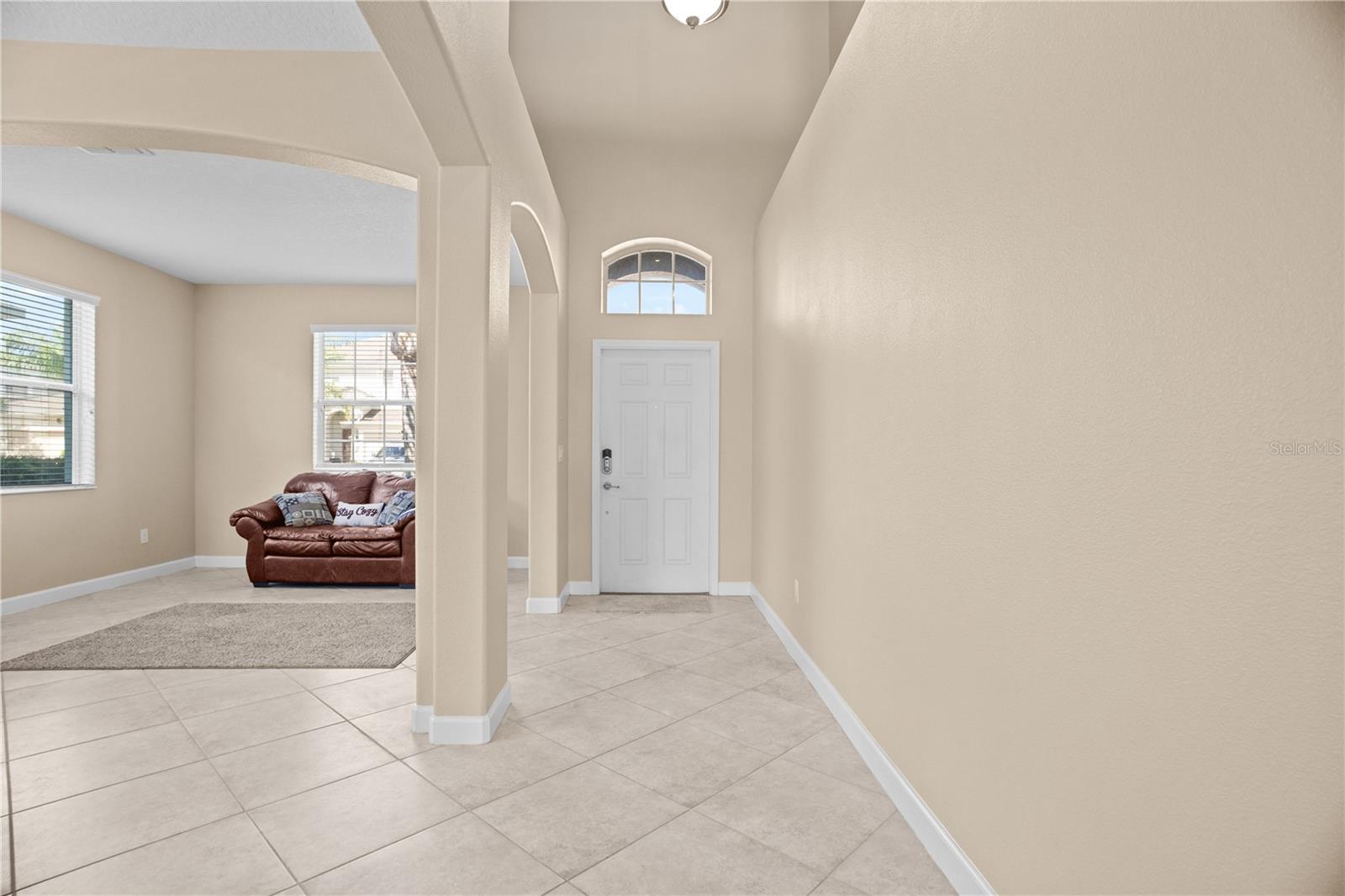 1586 THETFORD CIR — photo 8