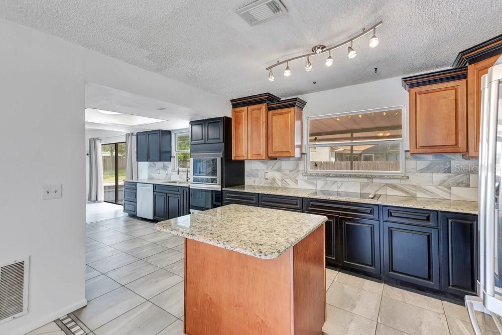7517 QUAIL RUN CT — photo 9