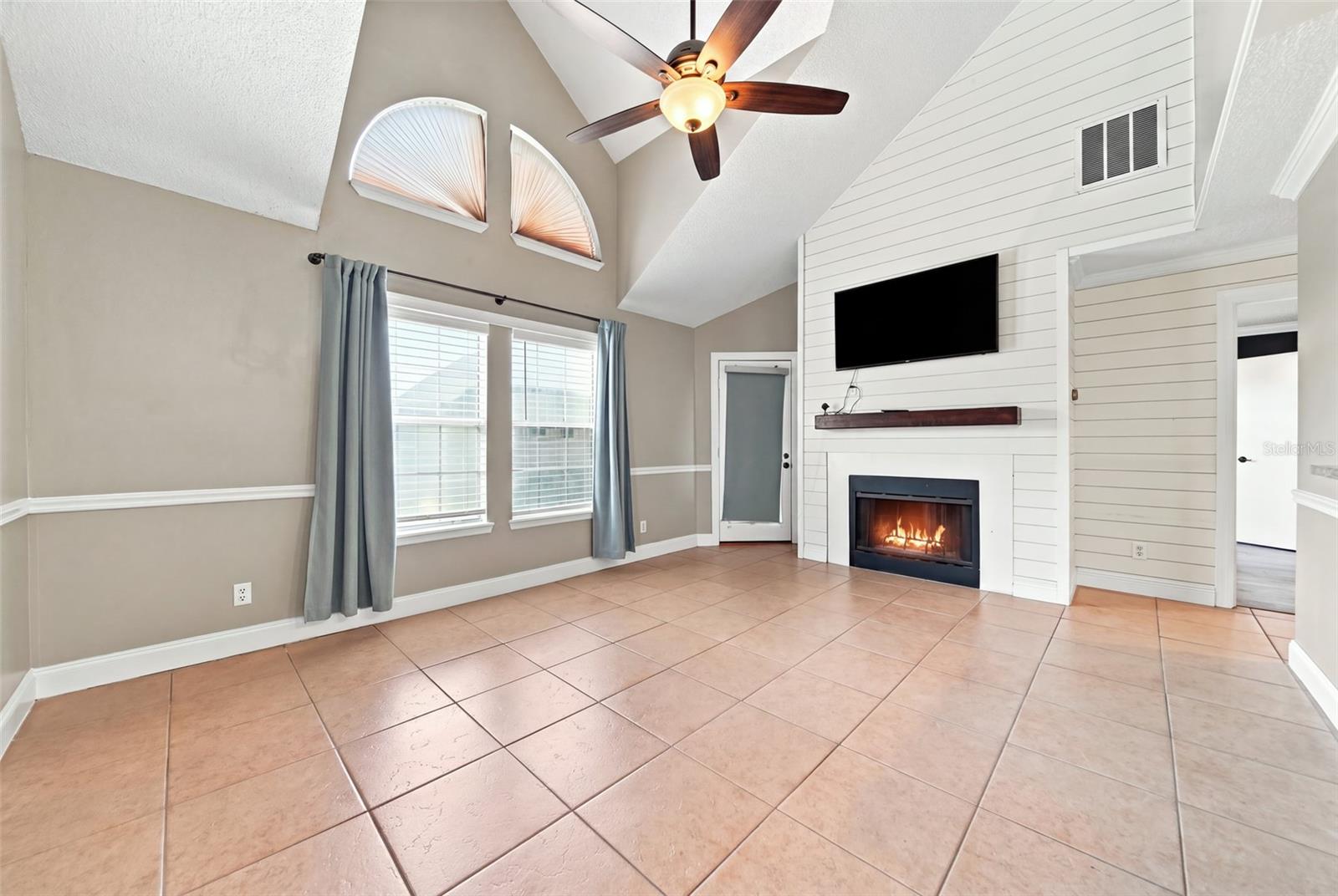 5986 WESTGATE DR #303 — photo 11