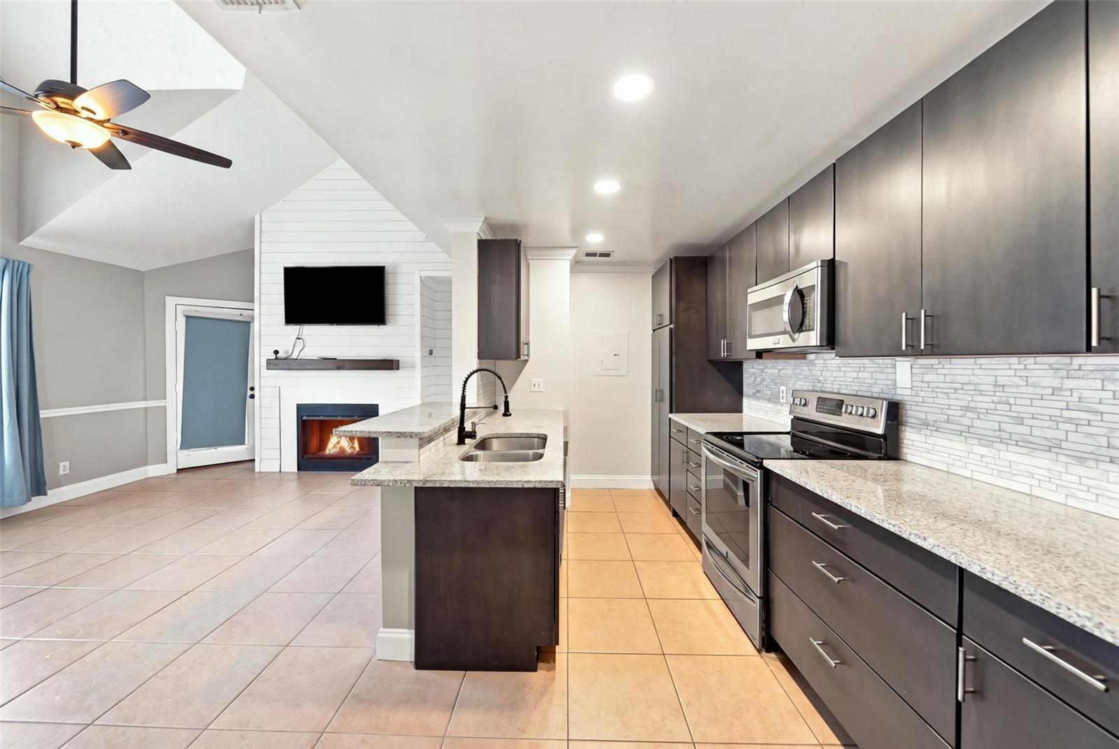 5986 WESTGATE DR #303 — photo 10